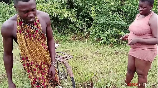 OKONKWO GAVE THE VILLAGE SLAY QUEEN A LIFT WITH HIS BICYCLE, FUCKED HER OUTDOOR